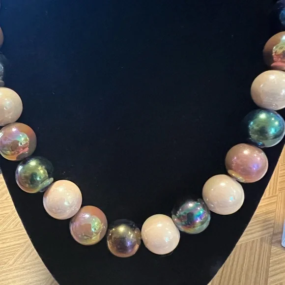 Cream and Gold Beaded Necklace with Intricate Designs (Handmade) - Picture 3 of 6